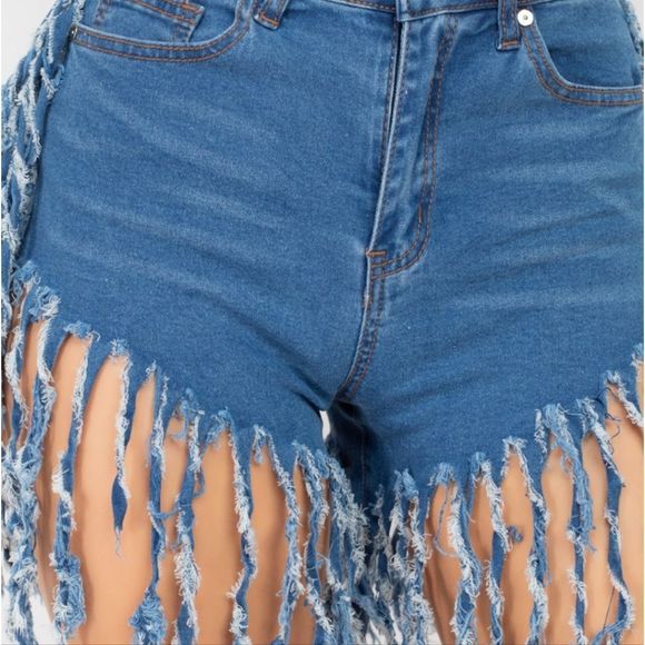 Fringe hem denim shorts - Picture 4 of 5